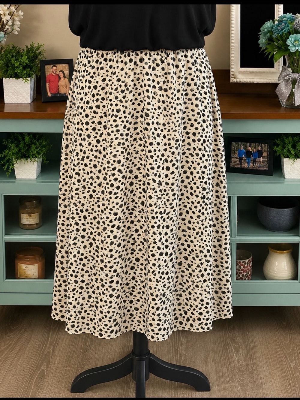 LuLaRoe Cream and Black Leopard Midi Skirt Size XS